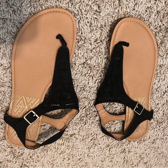 Sandals - Picture 1 of 3